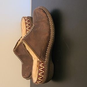 Ugg Kohala Gaucho Brown Clogs Women's size 9